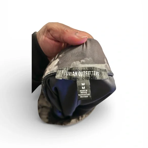 Urban Outfitters Grace Mesh Printed Micro Mini Skort Urban Outfitters - Picture 2 of 9